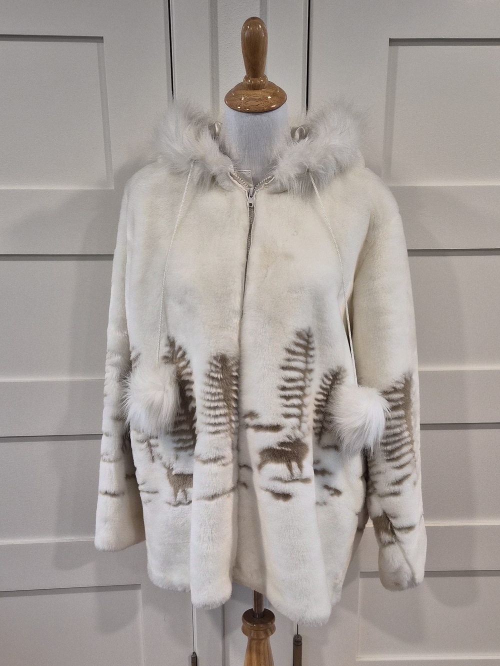 Vintage Plush White Faux Fur Hooded Coat with Forest Motif